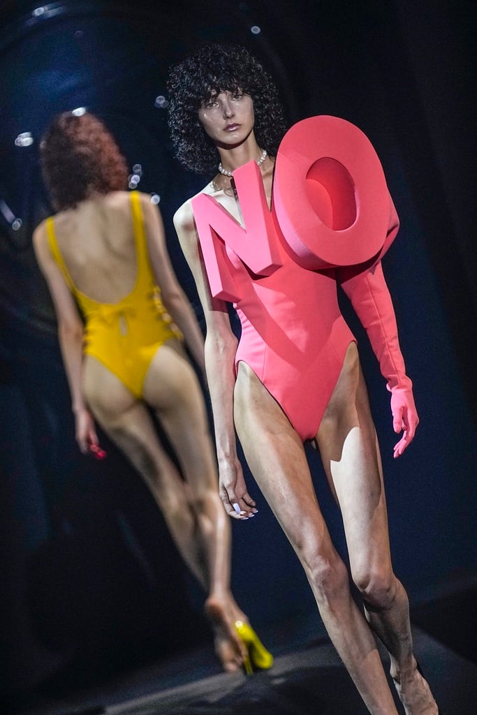 Nuevo diseño de Viktor & Rolf en su atuendo 'NO'.