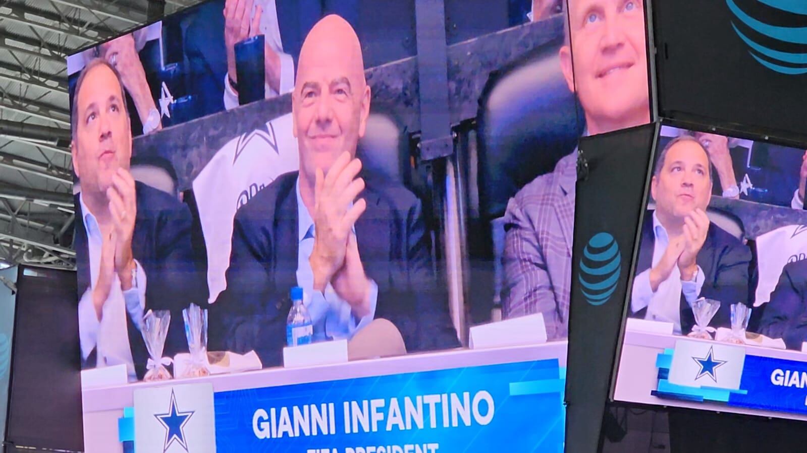 Gianni Infantino, presidente de la FIFA, en el estadio de los Dallas Cowboys