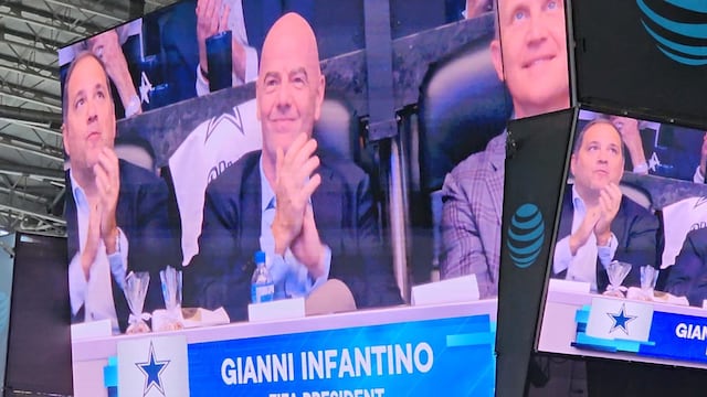 Gianni Infantino, presidente de la FIFA, en el estadio de los Dallas Cowboys
