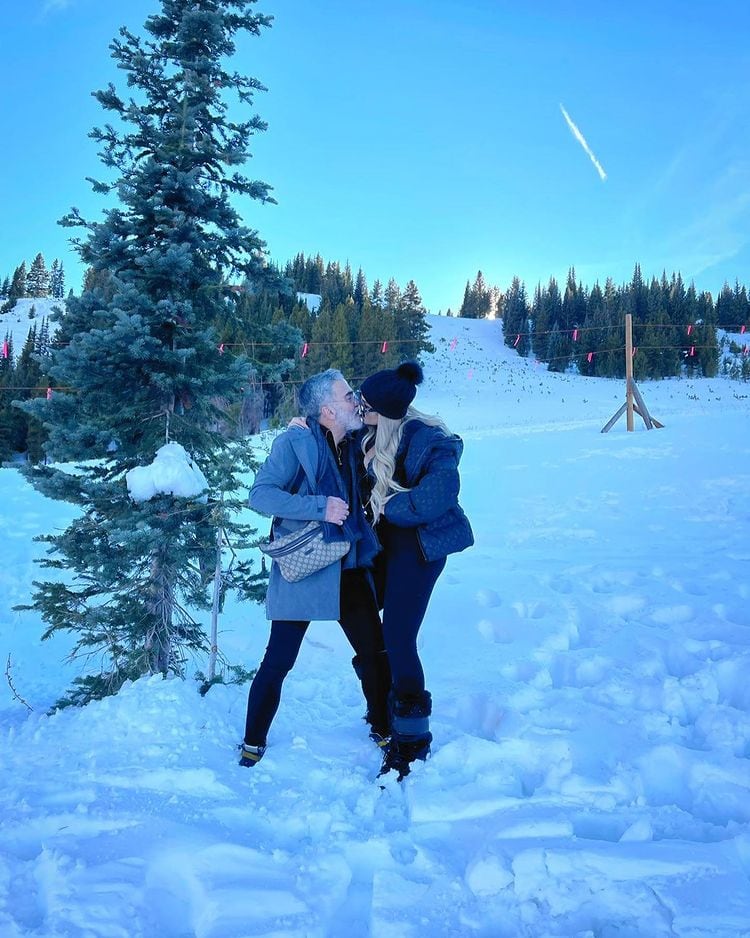 Vicente Fernández Jr. y Mariana González