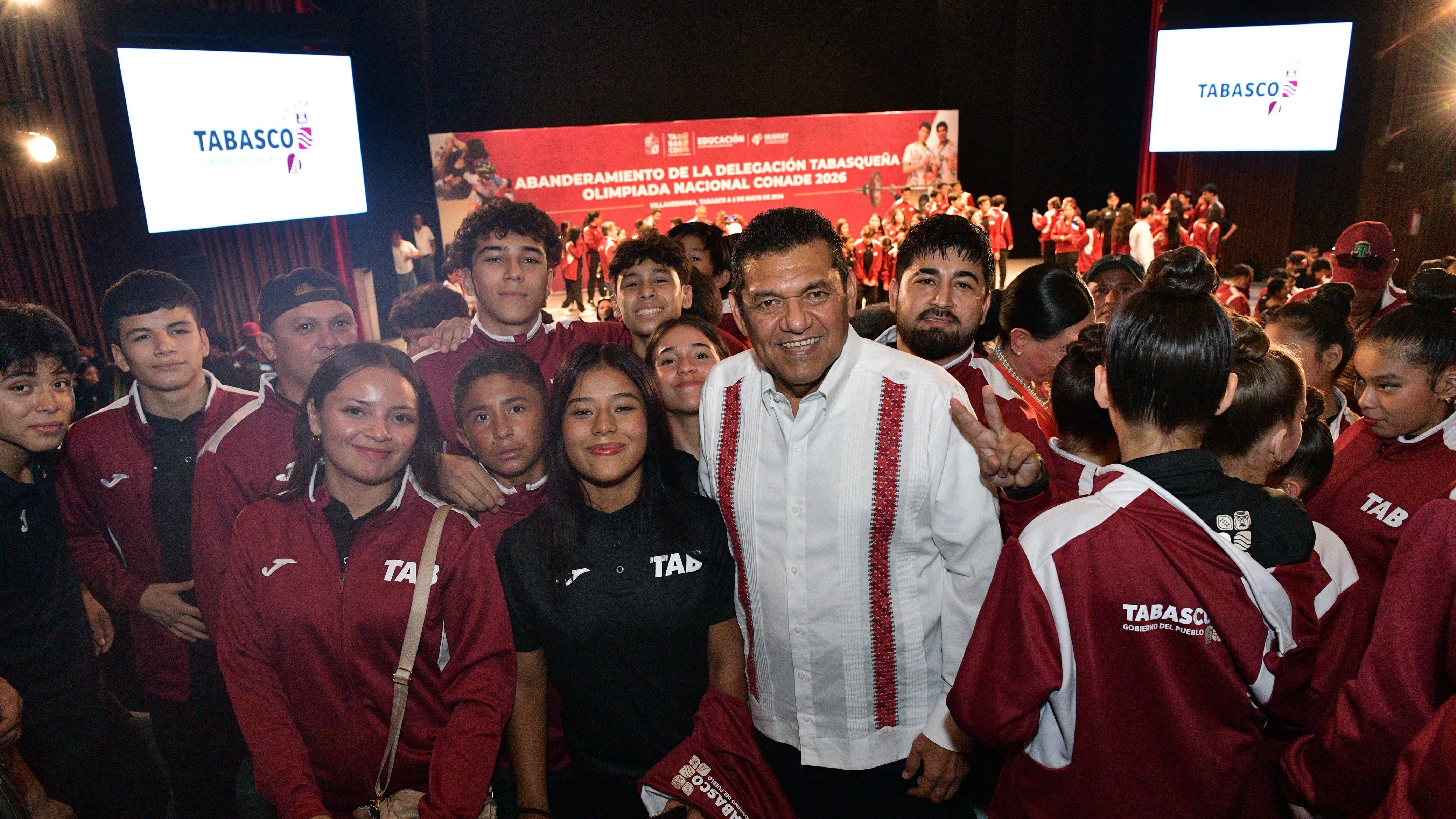 Javier May anuncia aumento de becas para atletas de Tabasco rumbo a Conade 2026