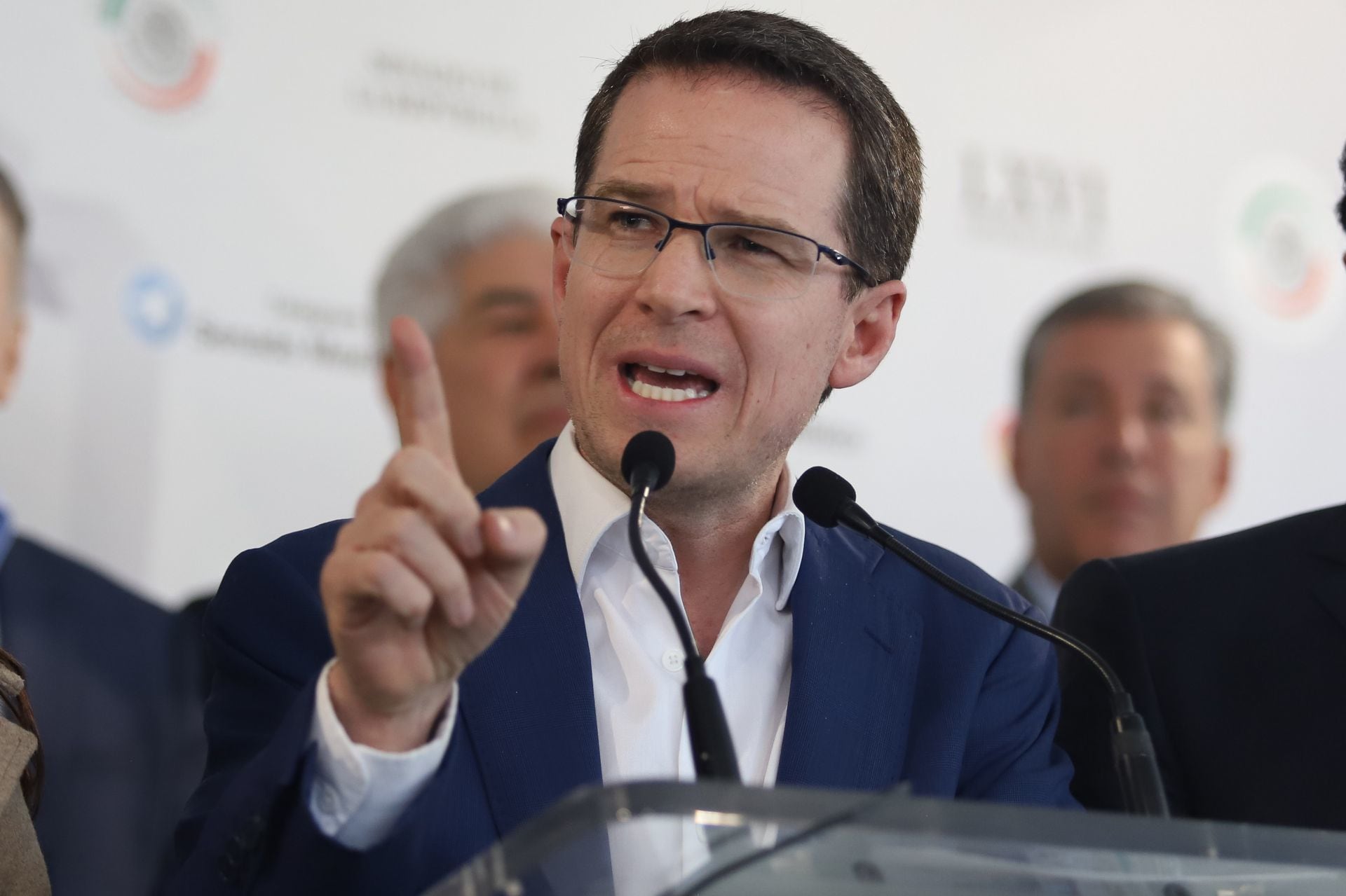 Ricardo Anaya pidió a Claudia Sheinbaum actuar con “cabeza fría” ante aranceles al acero de Estados Unidos