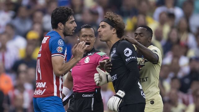 Memo Ochoa reclama al 'Pollo' Briseño