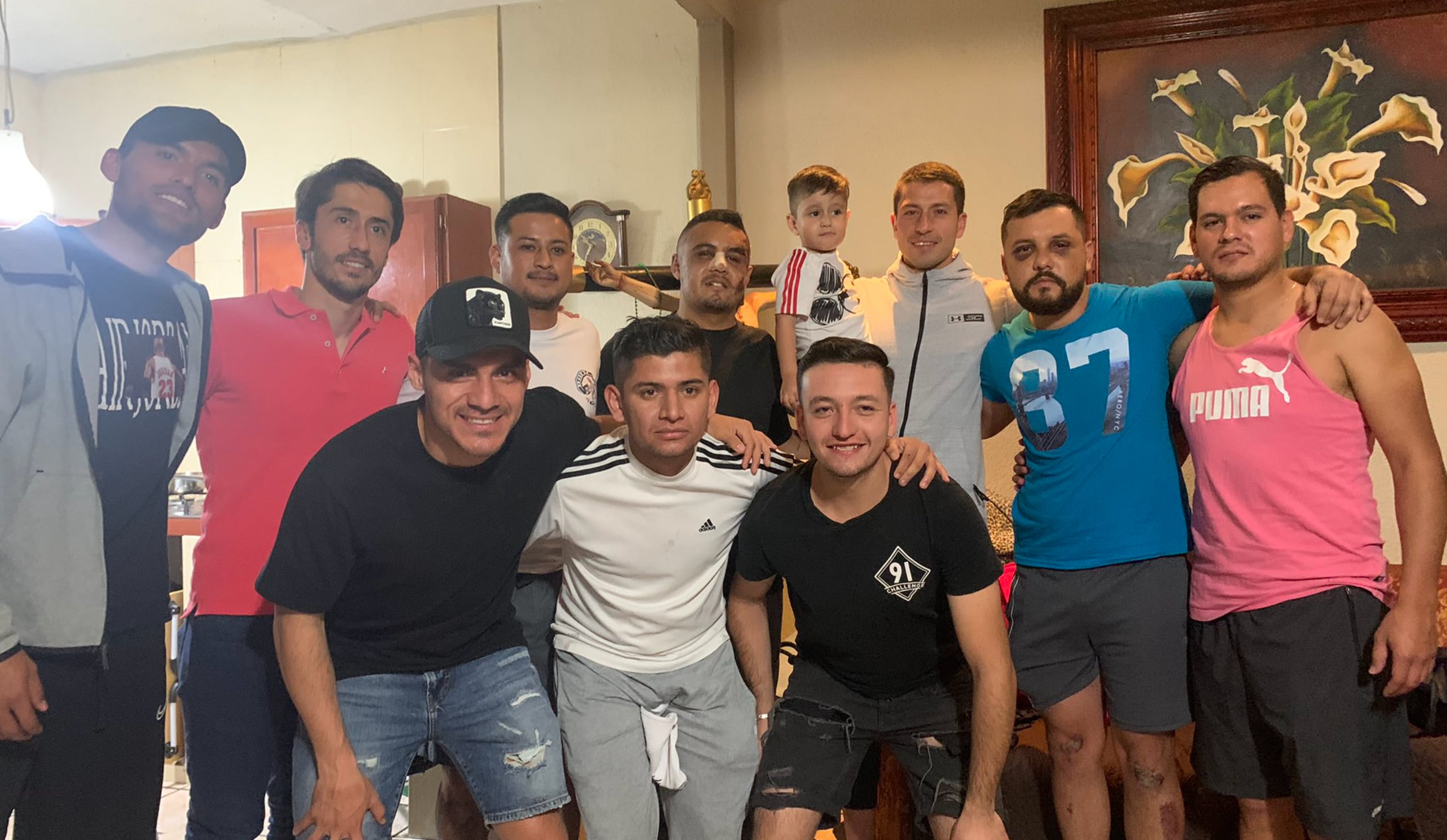 Jugadores del Atlas en casa de dos víctimas en Querétaro