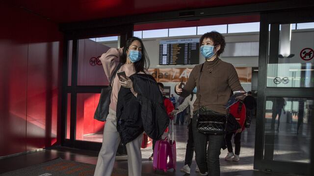 El alcalde Arturo González anunció la medida.