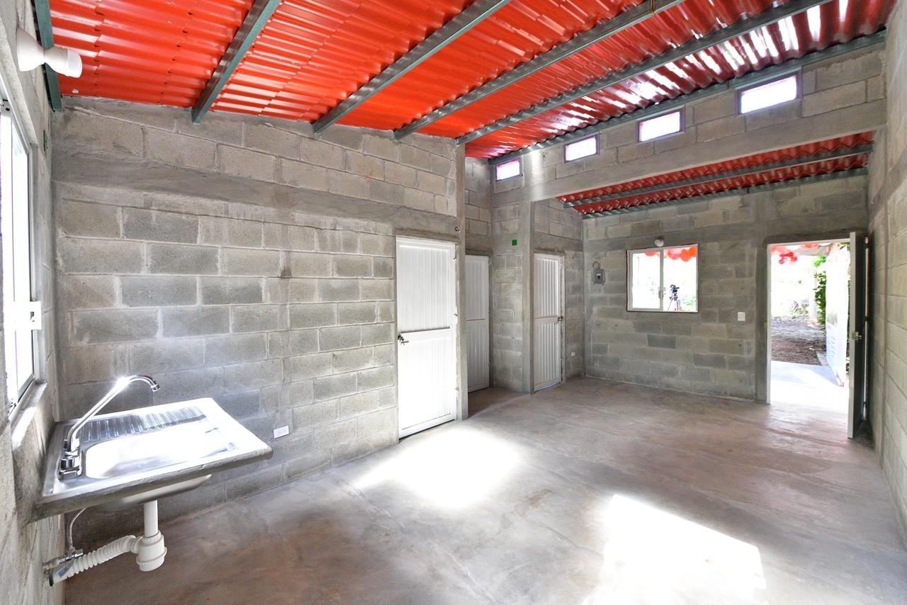 Javier May cumple el sueño de hogares dignos para 100 familias jalapanecas