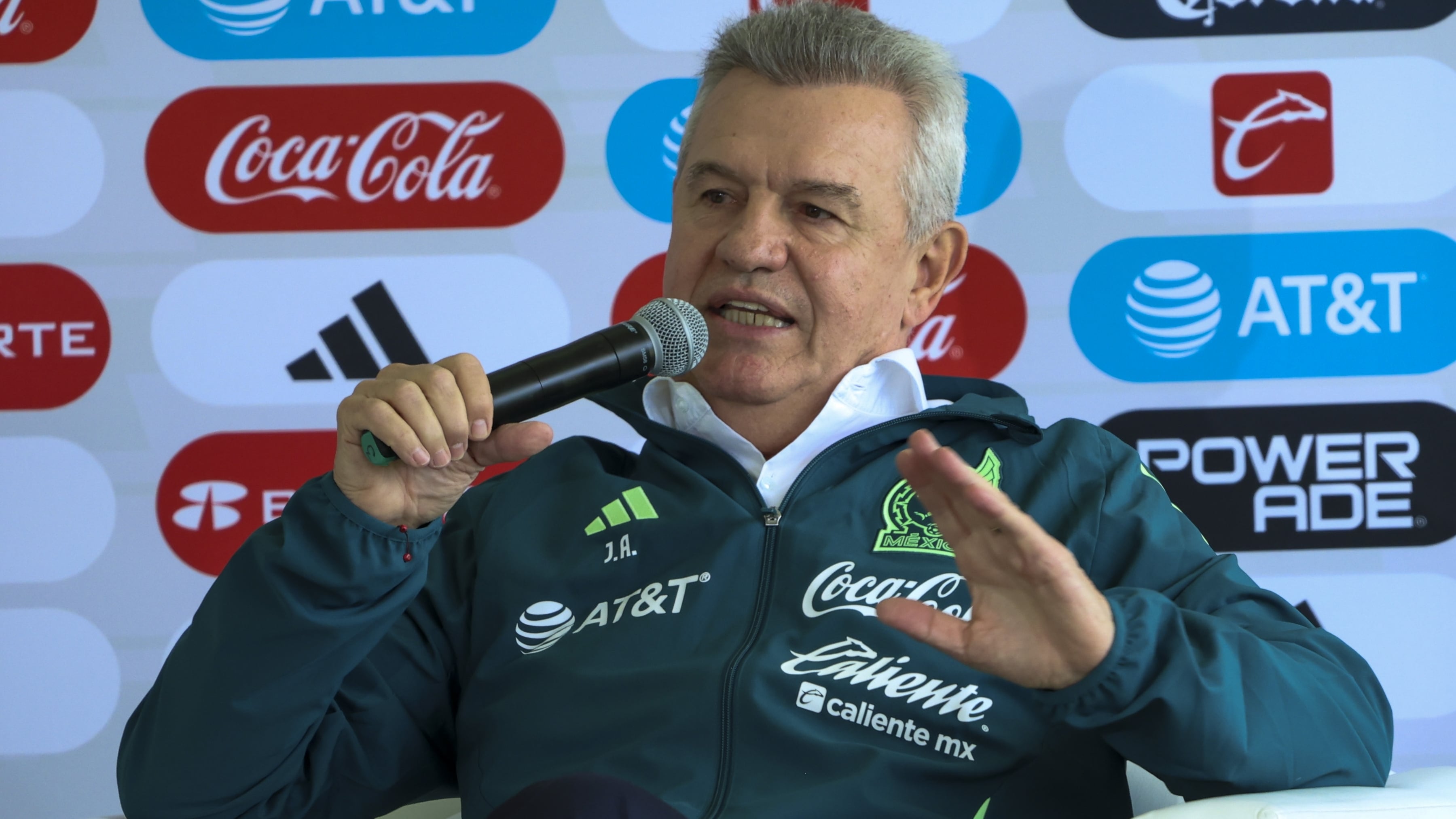 Javier Aguirre ya impuso reglas que no le gustarán a los jugadores