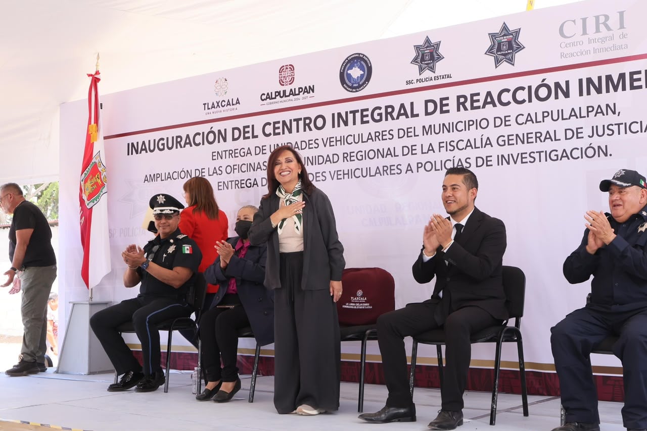 Lorena Cuéllar entrega CIRI y unidades para reforzar seguridad en Calpulalpan.