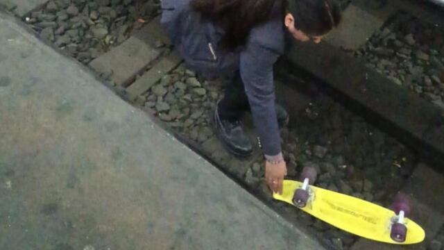 Metro CDMX hoy 18 de febrero: Retiran patineta de las vías en Línea 8