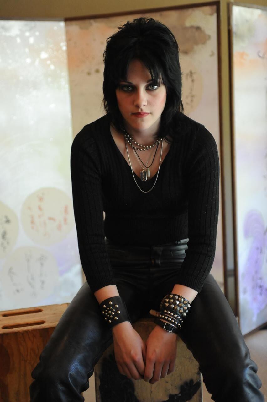 Kristen Stewart como Joan Jett en el biopic de ‘The Runaways’.