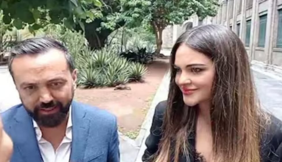 Andrea Chávez y Arturo Ávila tras reunión en palacio nacional.