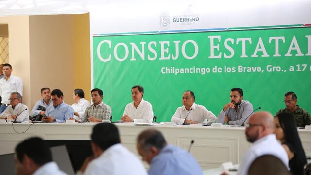 Héctor Astudillo Flores. Sesión Permanente el Consejo Estatal de Salud.