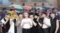 Fans de Stray Kids se reúnen afuera de Palacio Nacional a la espera de ver al grupo