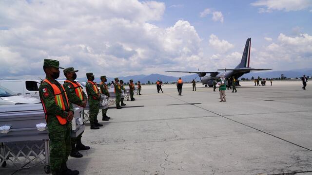 Llegan a México los cuerpos de 7 migrantes mexicanos que murieron en el trailer de San Antonio, Texas