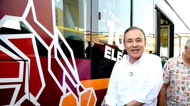 Alfonso Durazo inaugura la primera electrolinera pública en Sonora