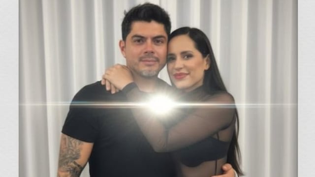 Sandra Cuevas comparte foto polaroid de Gemini abrazada de Carlos Jiménez