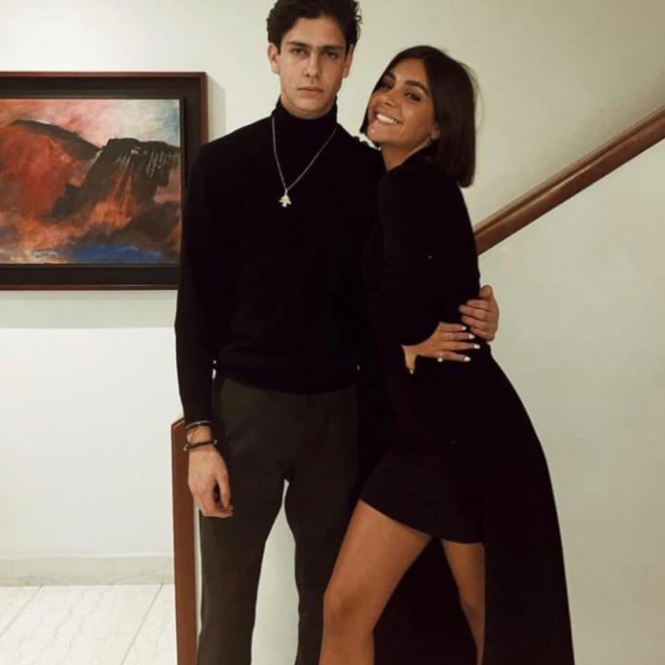 Novio de Mar de Regil y su hermana.