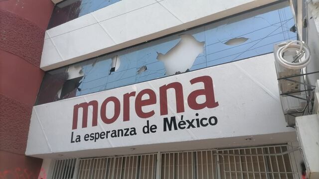 Maestros de la CNTE vandalizaron y quemaron las oficinas de partidos políticos en Tuxtla Gutiérrez, Chiapas