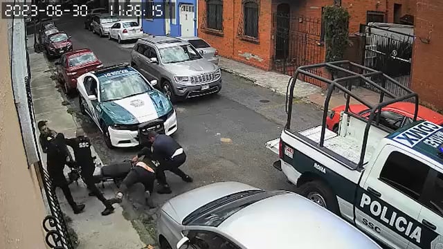 Pelea entre motociclistas y policías de CDMX