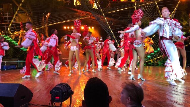 Ni asociándose a las estrellas del Tropicana llegarán a la gloria estos miserables que tanto se beneficiaron en el pasado por los votos de AMLO