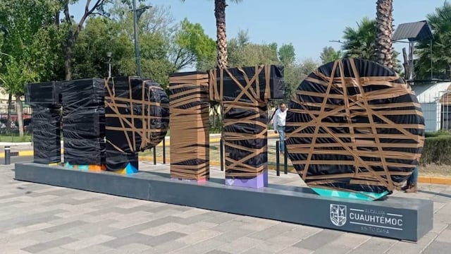 Develación de letras monumentales en Tepito