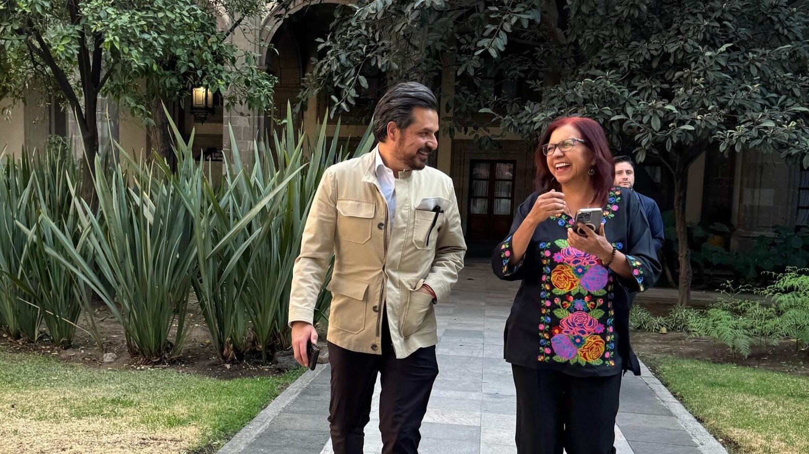 Zoé Robledo sigue al frente del IMSS y esta foto calla todos los rumores