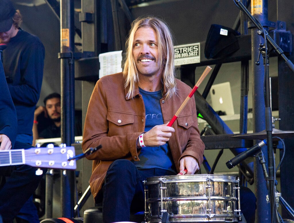 Taylor Hawkins ama a cada uno de sus fans, dice su esposa