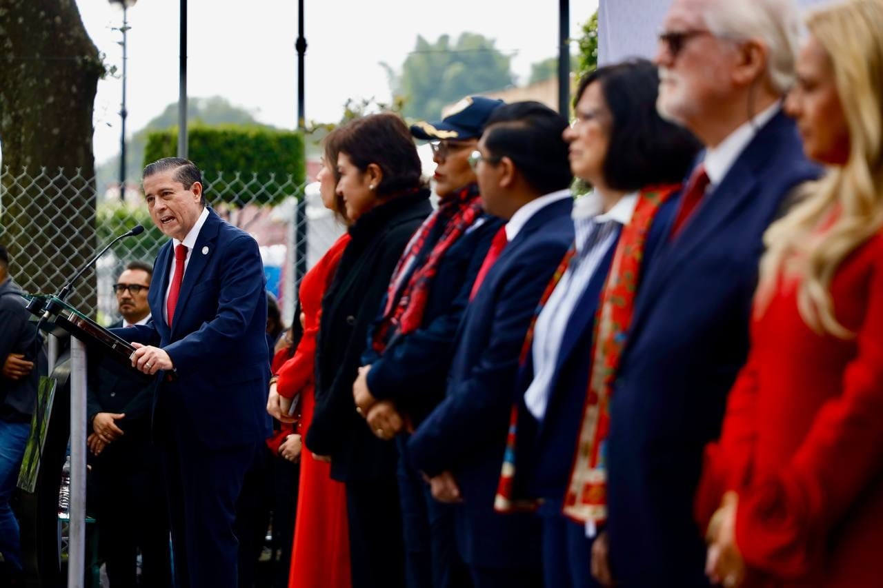 Giovani Gutiérrez encabeza ceremonia por el 216 aniversario de la Independencia de México.
