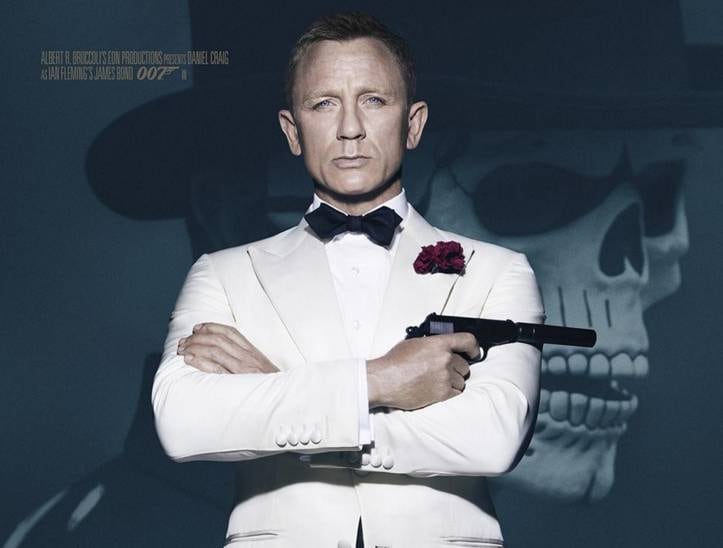 Daniel Craig como James Bond.