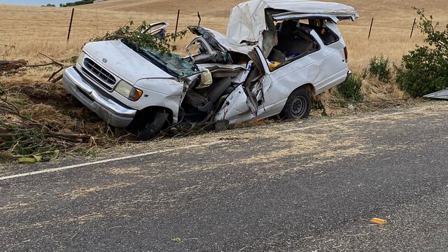 Mueren 8 personas durante accidente en California