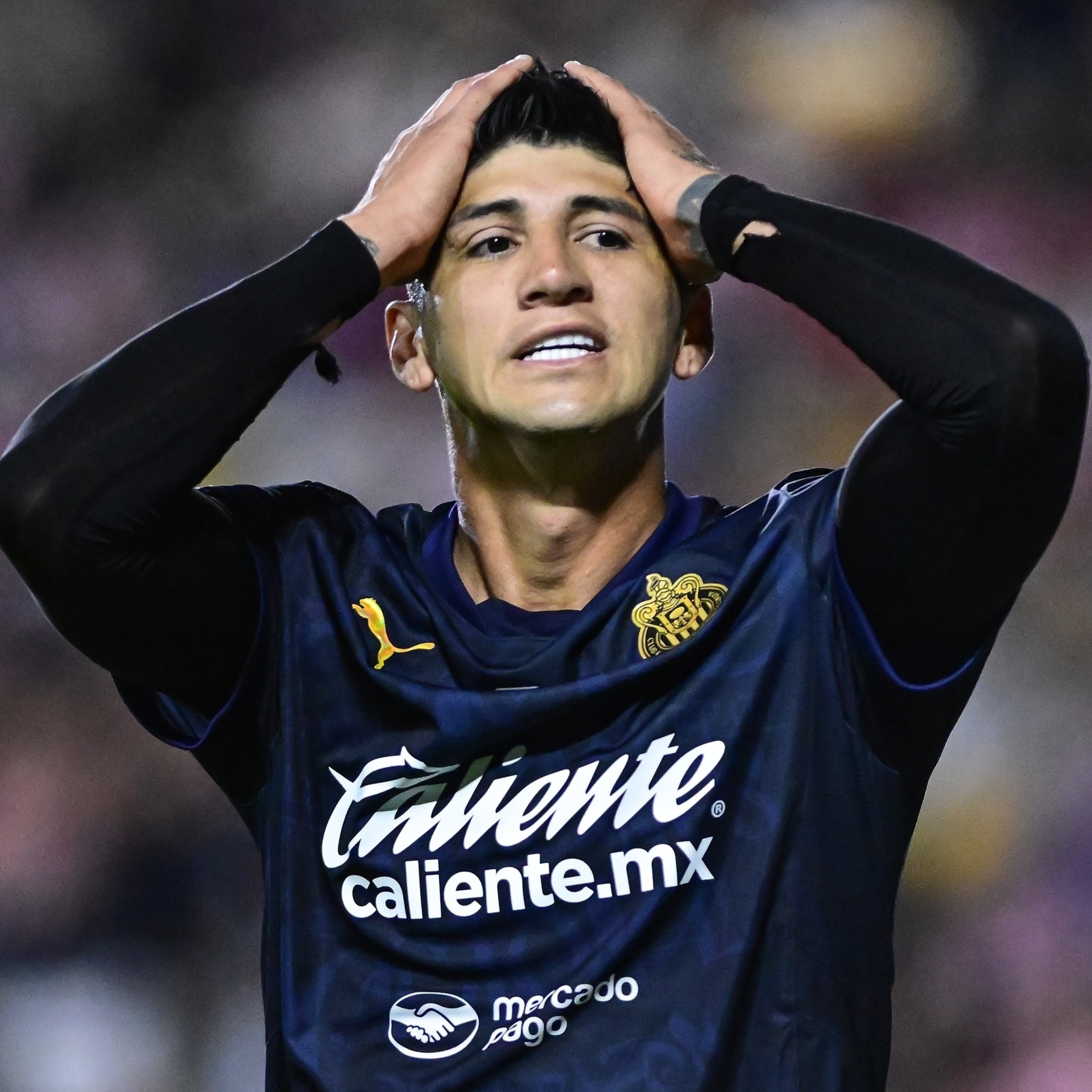 Chivas rescinde contrato de Alan Pulido de forma anticipada