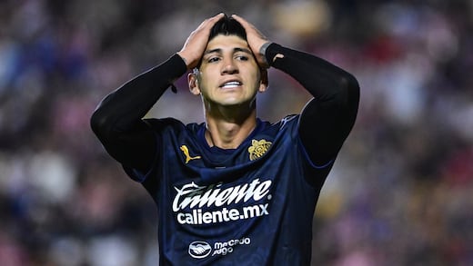 Chivas rescinde contrato de Alan Pulido de forma anticipada