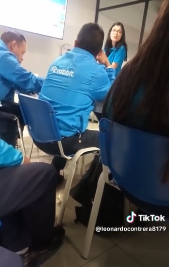 Llevaba un año sin ver a su exnovia y así la reencontró