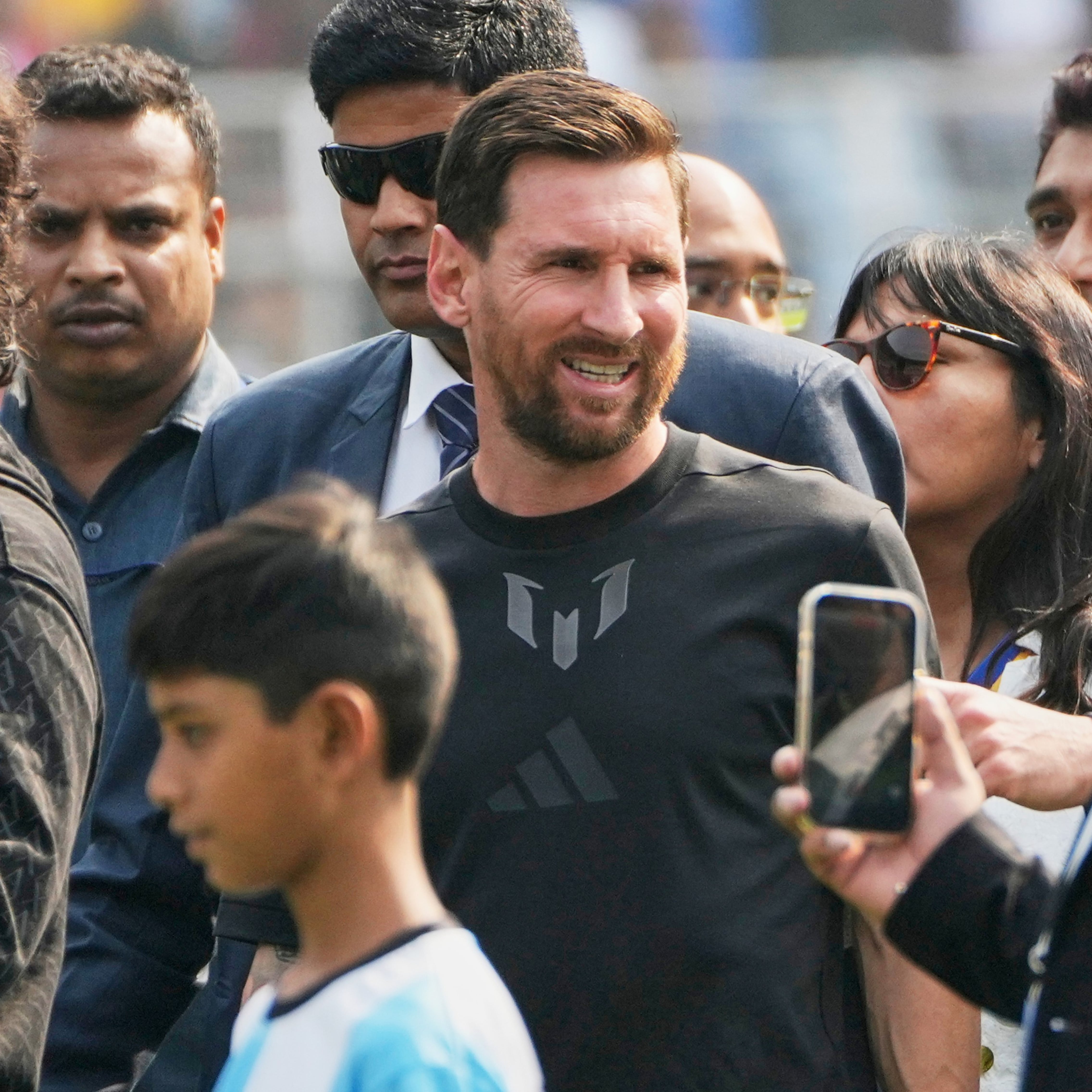 Visita de Lionel Messi en la India termina en desastre; organizador del evento fue detenido