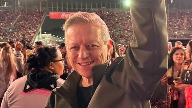 Arturo Zaldívar en concierto de Taylor Swift