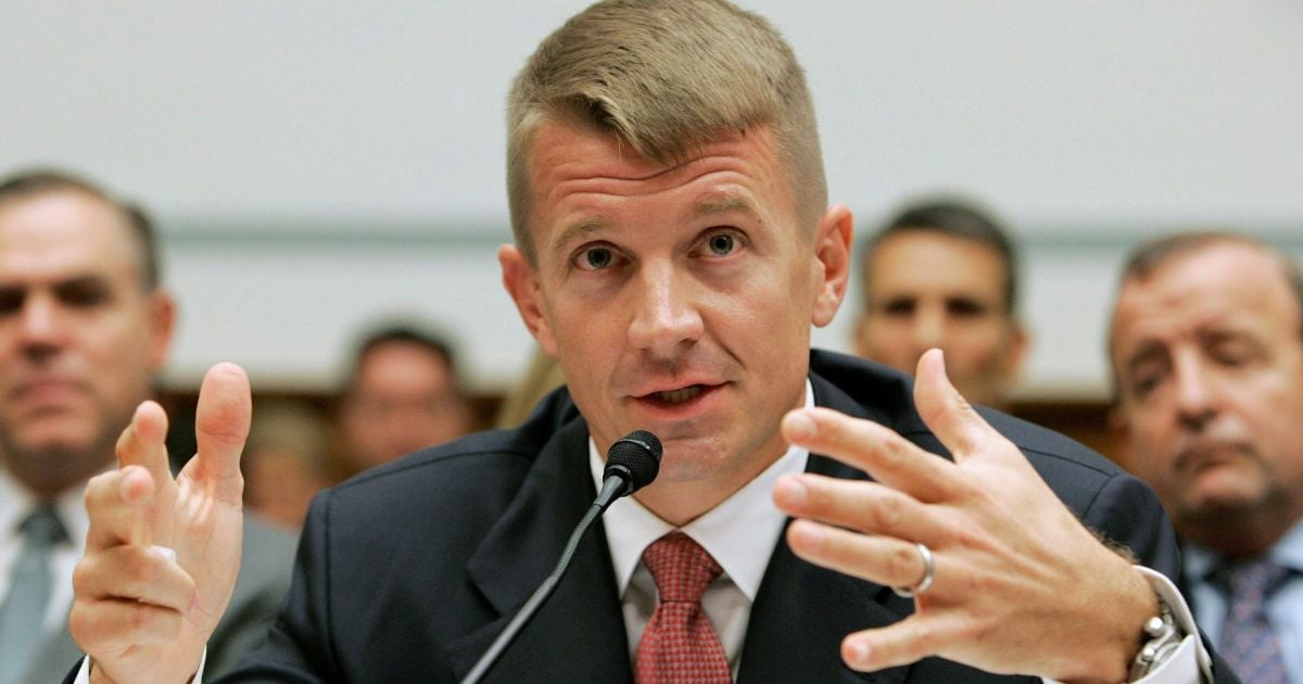 Erik Prince busca privatizar deportaciones en Estados Unidos