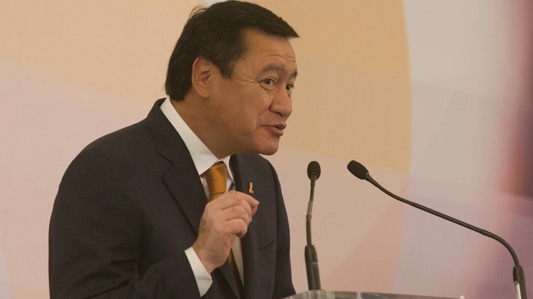 Desaparecer al Cisen pone en riesgo al país: Osorio Chong