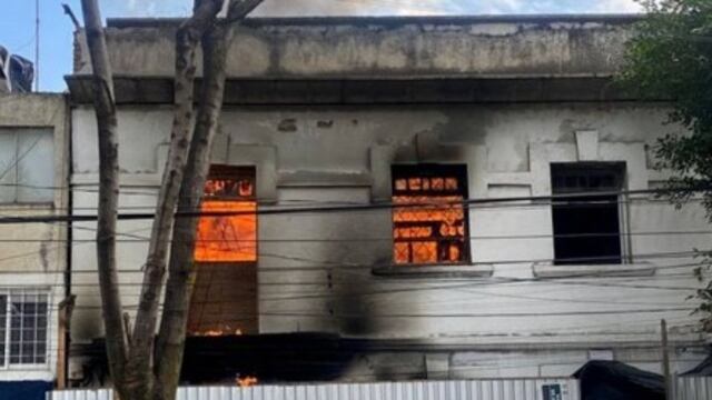 Incendio en la colonia Doctores provoca fuerte movilización de bomberos