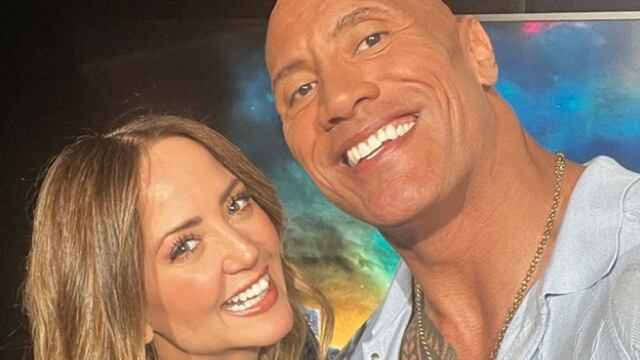 Andrea Legarreta y Dwayne Johnson