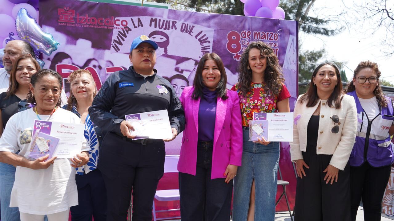 Lourdes Paz reconoce a cerca de 80 mujeres por su contribución a la transformación de Iztacalco