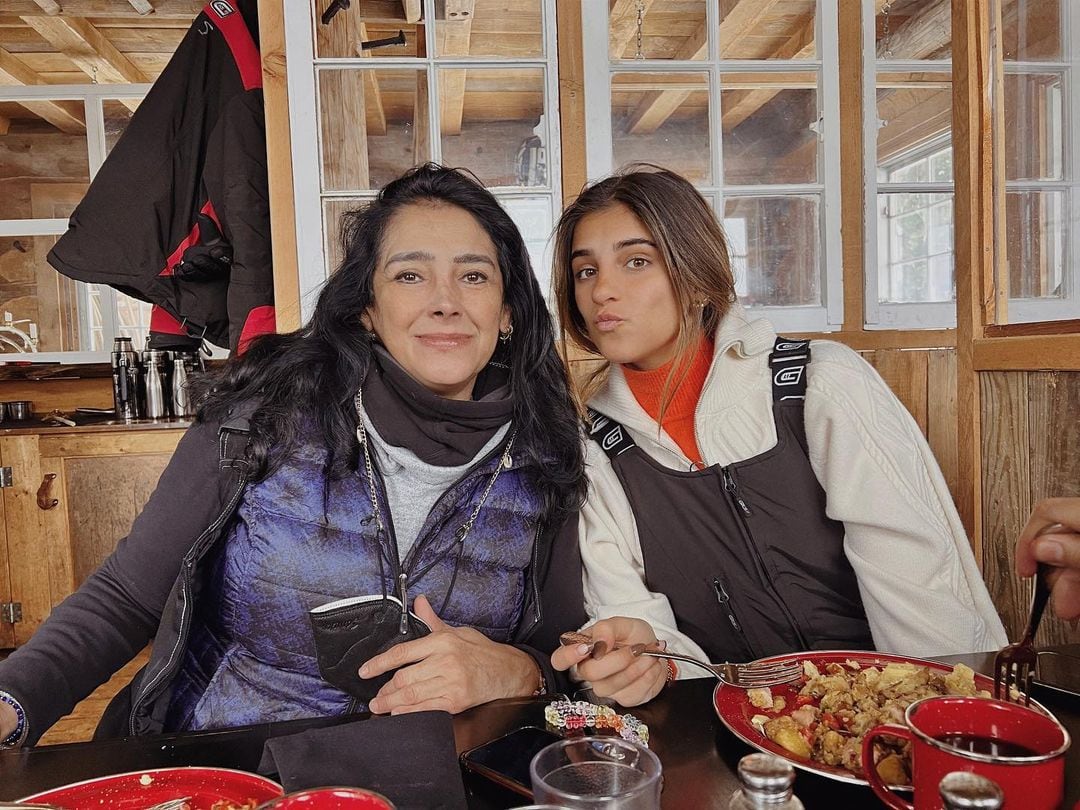 Mar de Regil y su abuela Bárbara Alfaro.