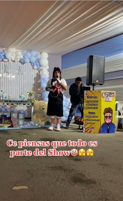 Payaso se equivoca de fiesta y sale corriendo del lugar