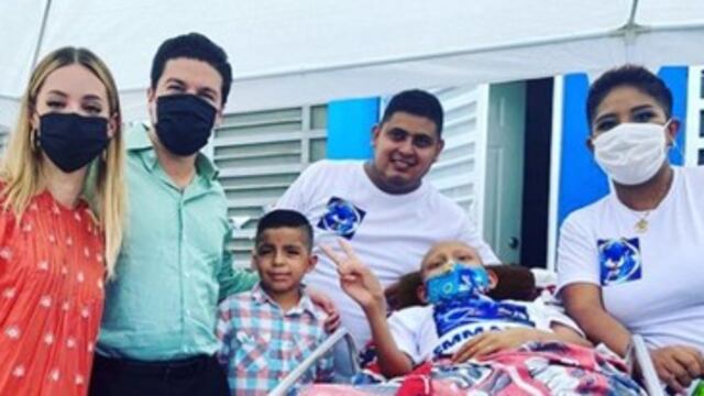 Mariana Rodríguez es criticada por publicar foto de niño con cáncer