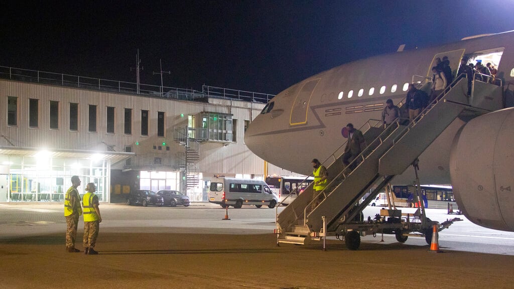 Afganistán: Reanudan evacuaciones tras atentados en aeropuerto de Kabul