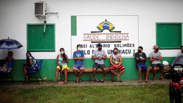 Vacunación a indígenas