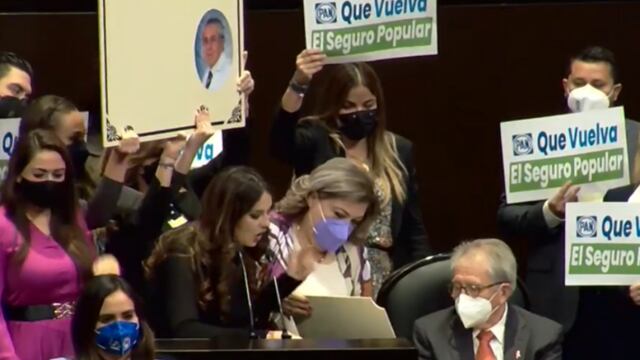 Patricia Armendáriz critica al PAN por entregar lápida a Jorge Alcocer