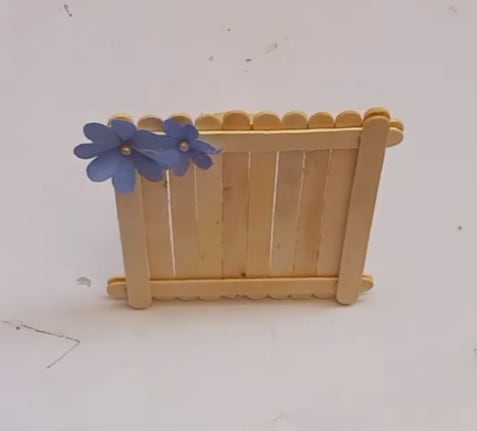 Portarretratos para mamá con abatelenguas, manualidad para el Día de las Madres