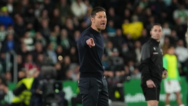 Reportan que el vestuario del Real Madrid está completamente roto por Xabi Alonso