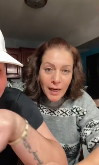 TikTok: Mamá Safaera reacciona a ser usada para concierto de Bad Bunny.