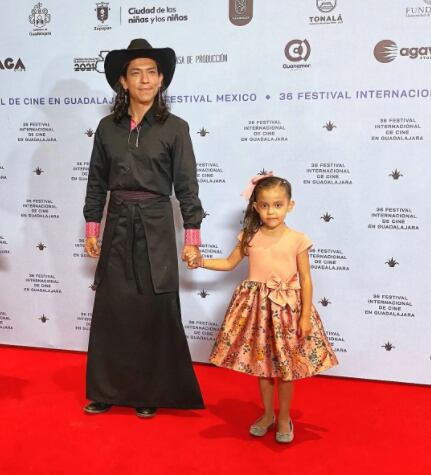 Said Sandoval y su hija